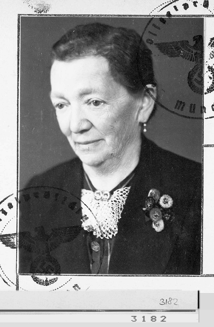 Nanette Pfeiffer Pfeiffer
