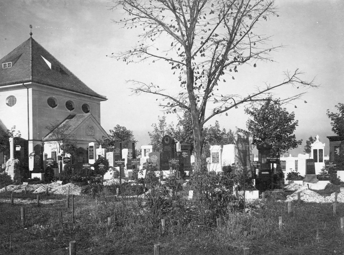  Ansicht des Neuen Israelitischen Friedhofs ca. drei Jahre nach seiner Eröffnung (1911/12), Foto: Rehse & Co, (© Stadtarchiv München). 